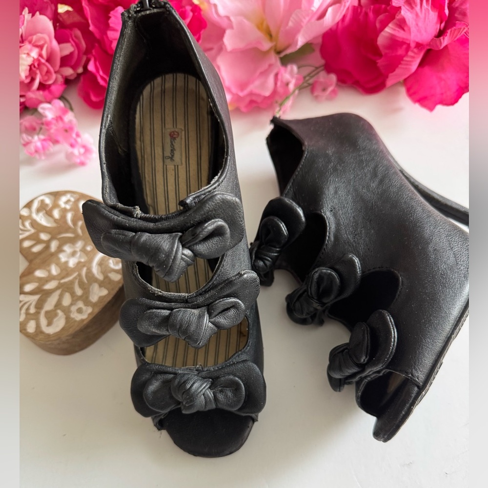Black Bow Sandals